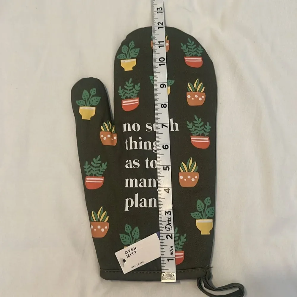 NWT Green Plant Pattern Oven Mitt “No such thing as too many plants”